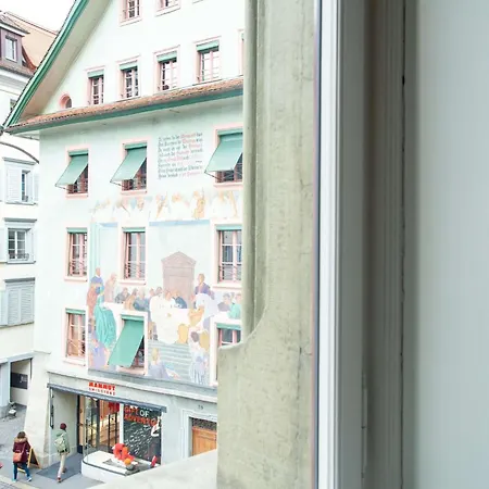 Hitrental Zur Metzgern アパート ルツェルン